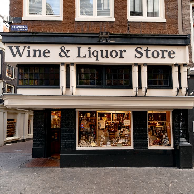 Store front of De Vreng Liquor Store 